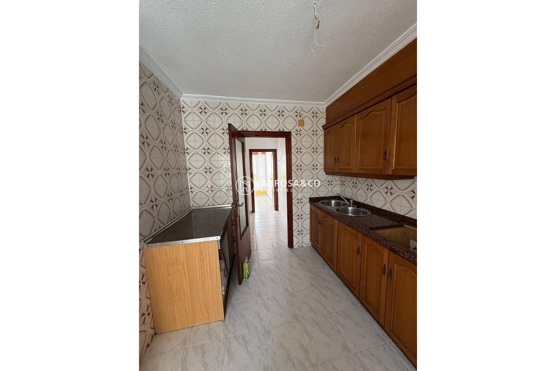 Resale - Apartment - Torrevieja - Estacion de autobuses