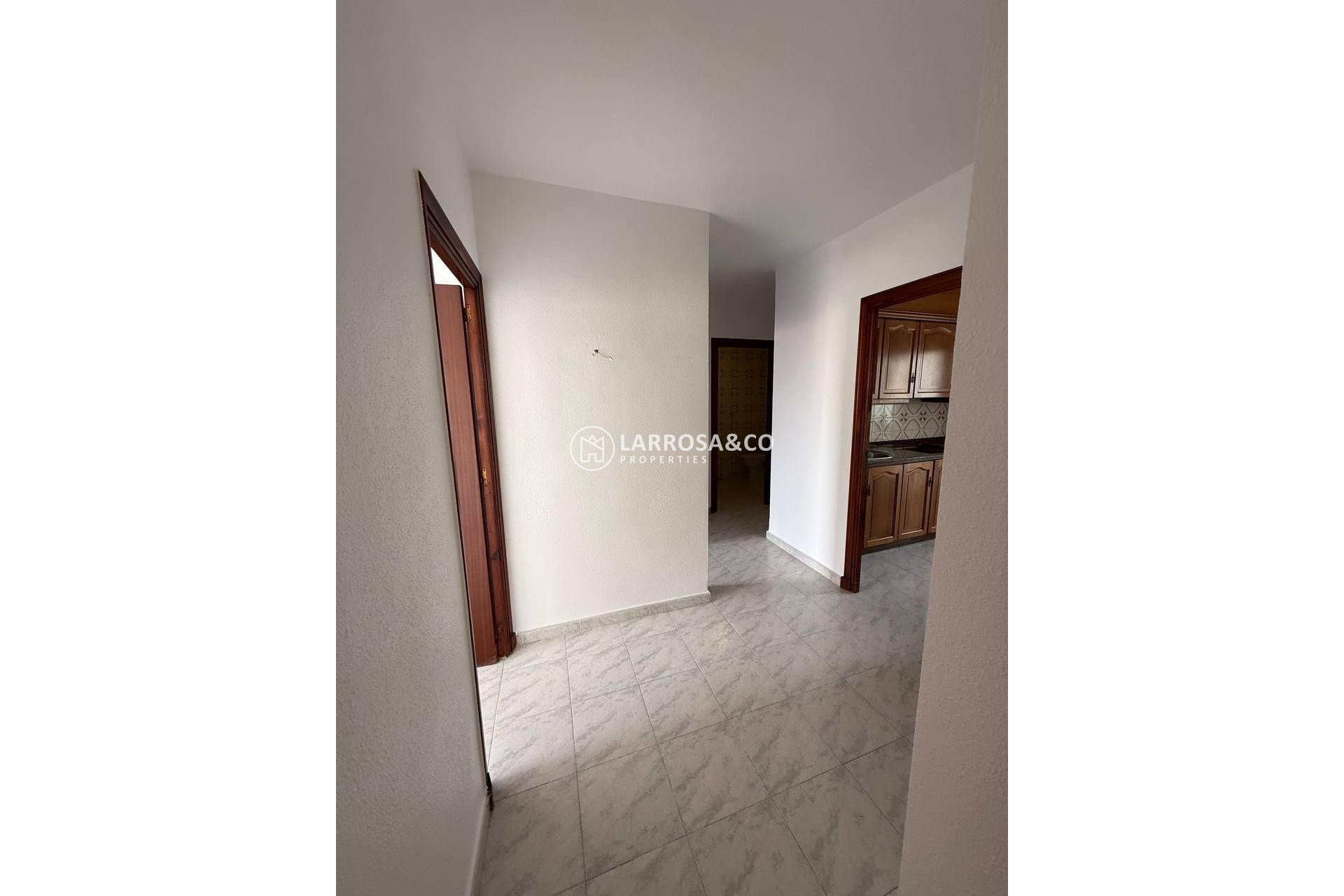 Resale - Apartment - Torrevieja - Estacion de autobuses