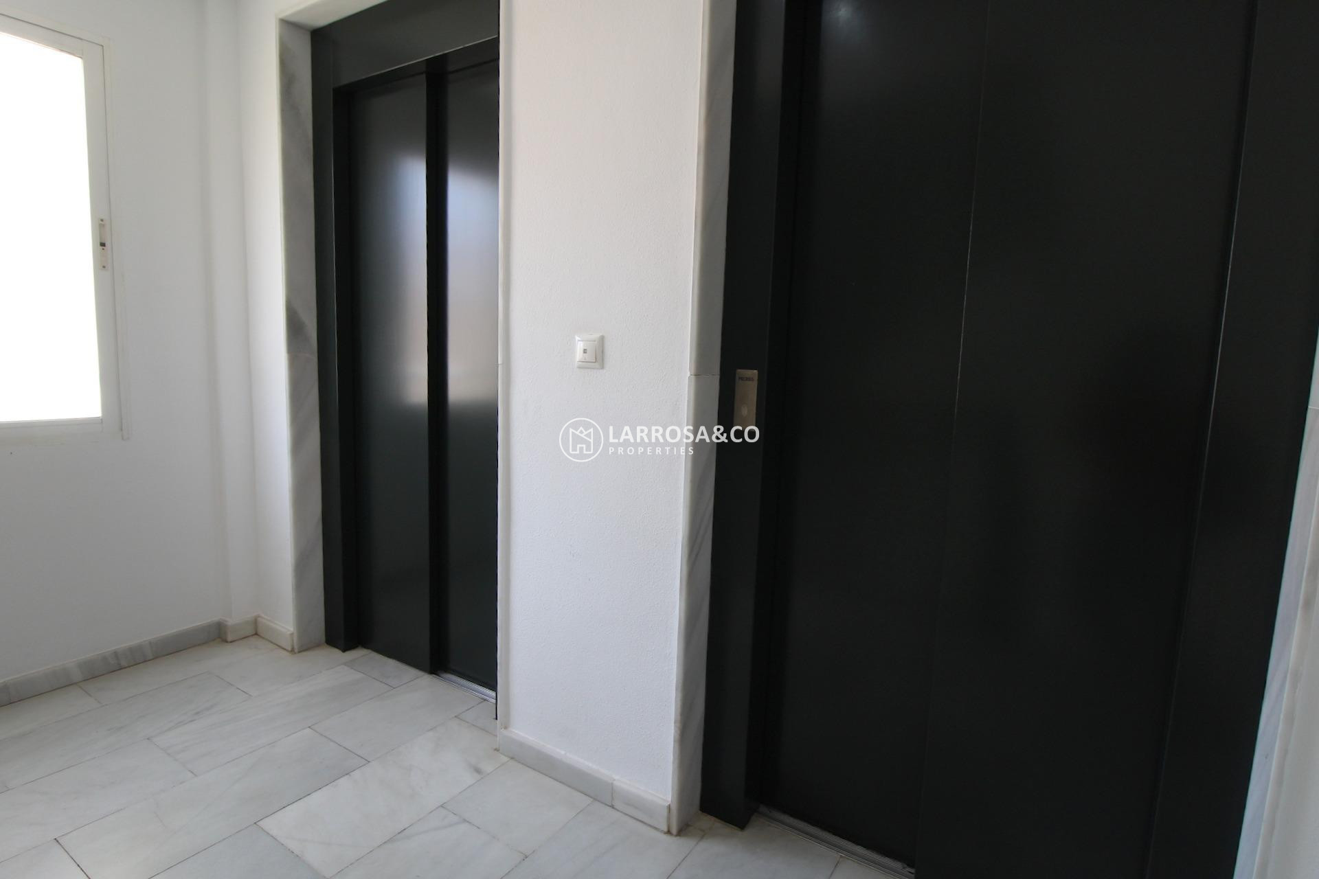 Resale - Apartment - Torrevieja - Estacion de autobuses