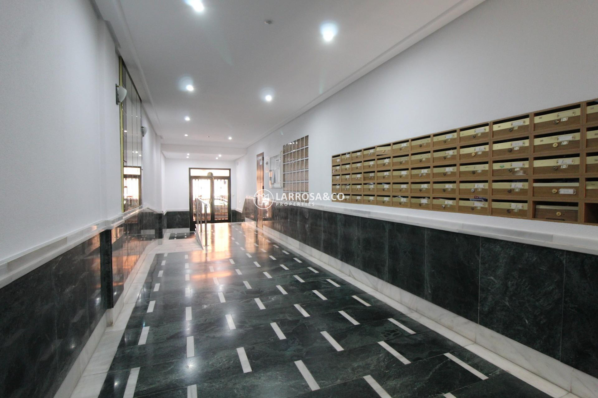 Resale - Apartment - Torrevieja - Estacion de autobuses