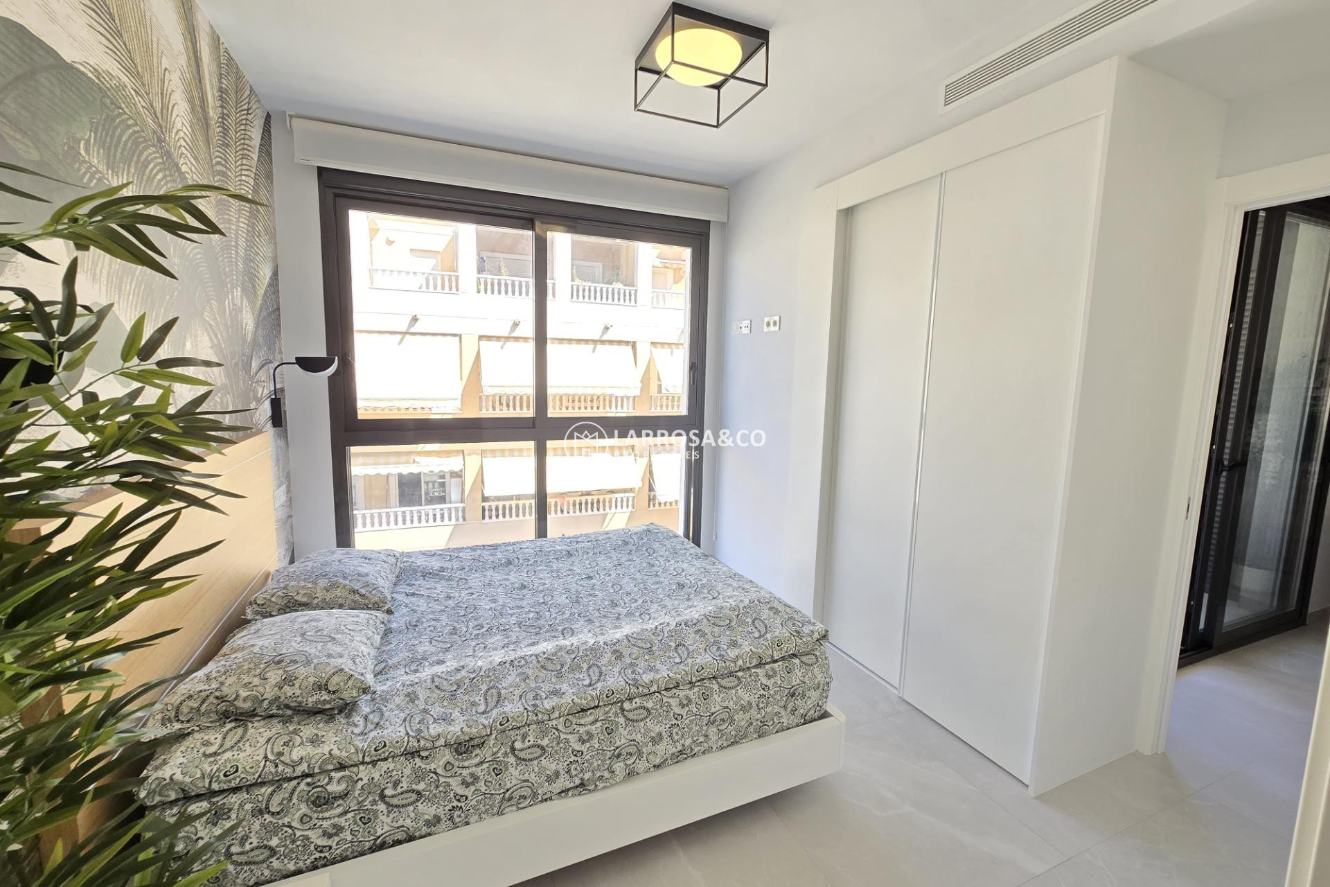 Resale - Apartment - Torrevieja - Estacion de autobuses