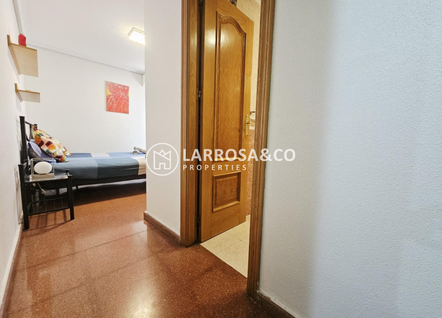 Resale - Apartment - Torrevieja - Estacion de autobuses