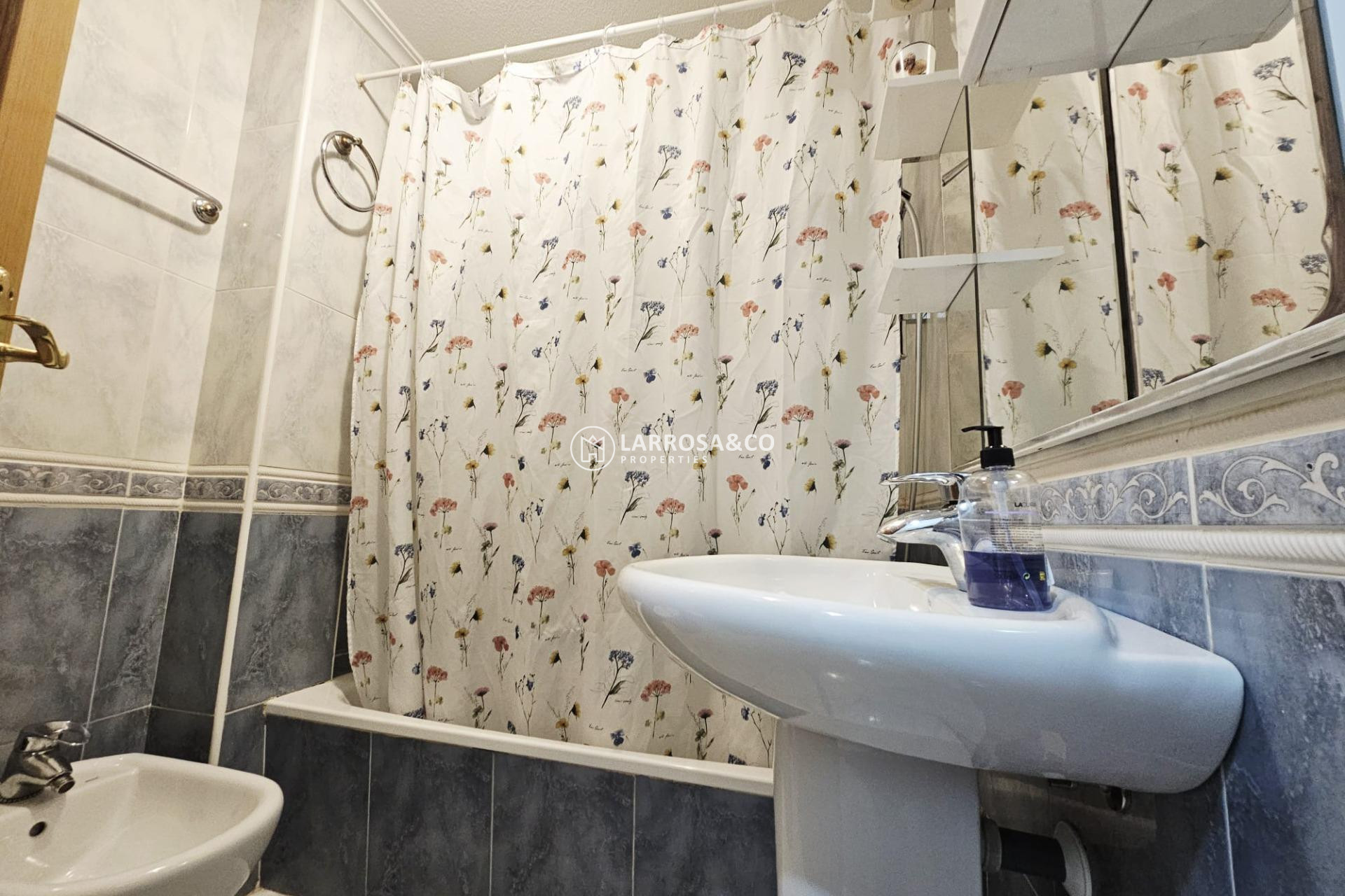 Resale - Apartment - Torrevieja - Estacion de autobuses