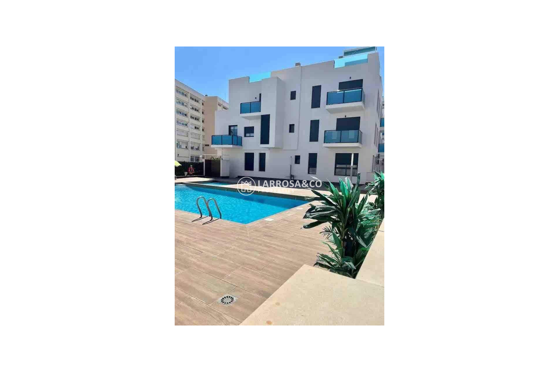 Resale - Apartment - Torrevieja - Estacion de autobuses