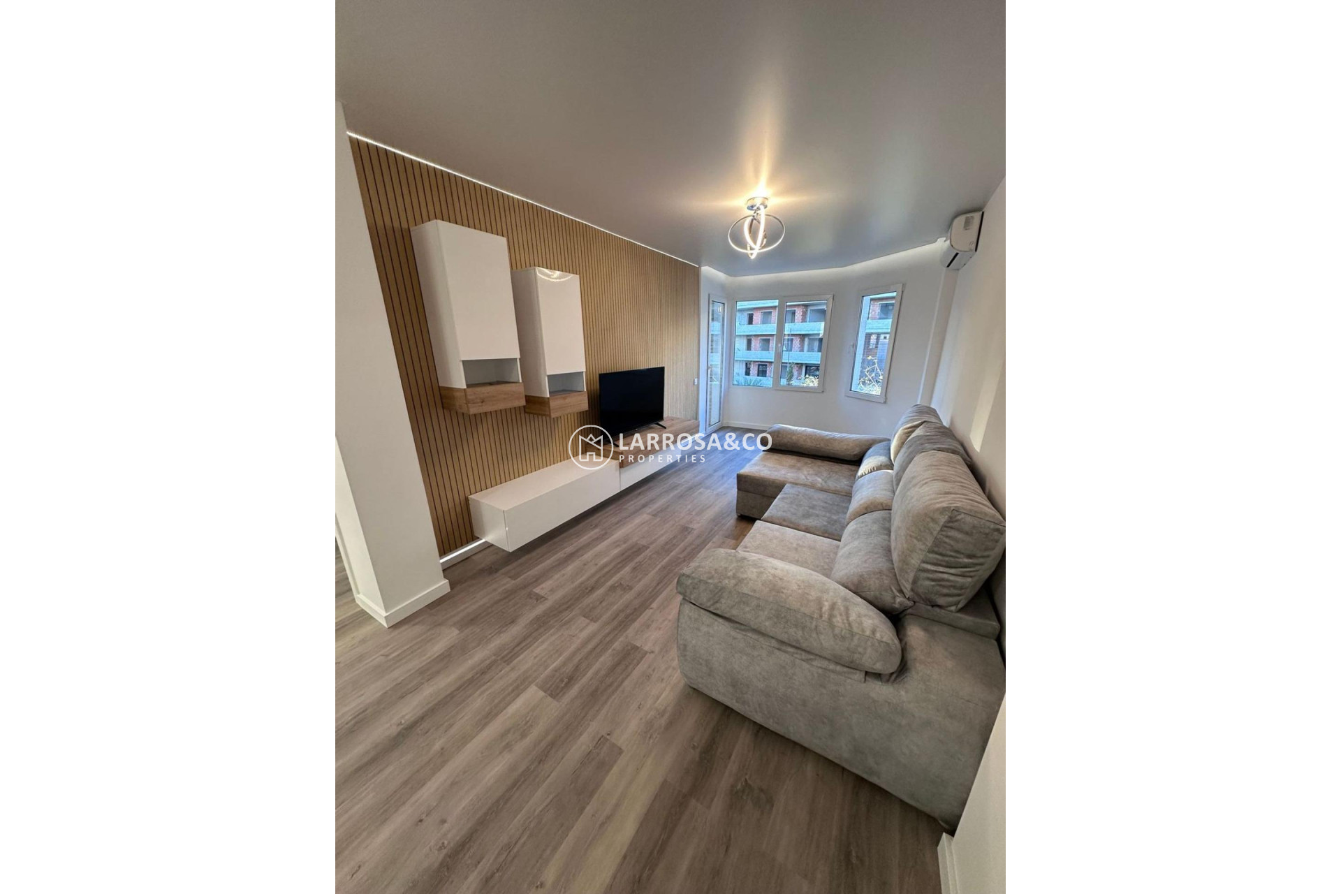 Resale - Apartment - Torrevieja - Estacion de autobuses