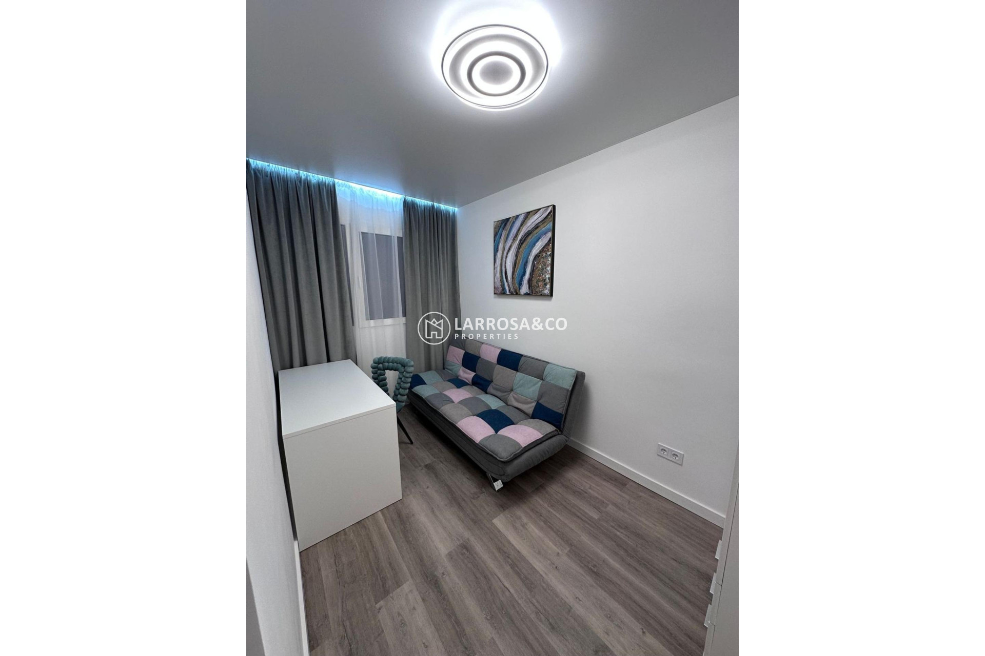 Resale - Apartment - Torrevieja - Estacion de autobuses