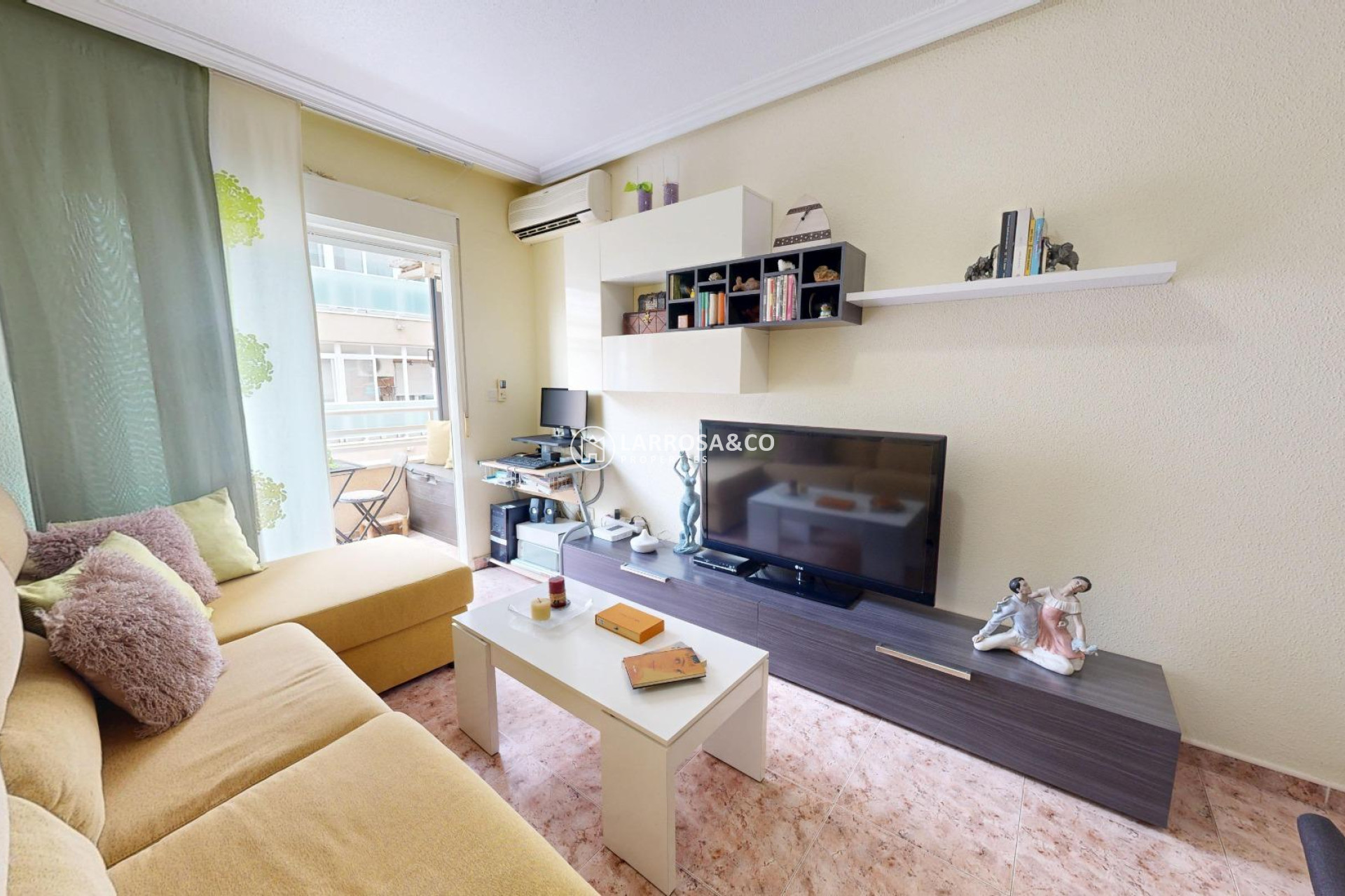 Resale - Apartment - Torrevieja - Estacion de autobuses