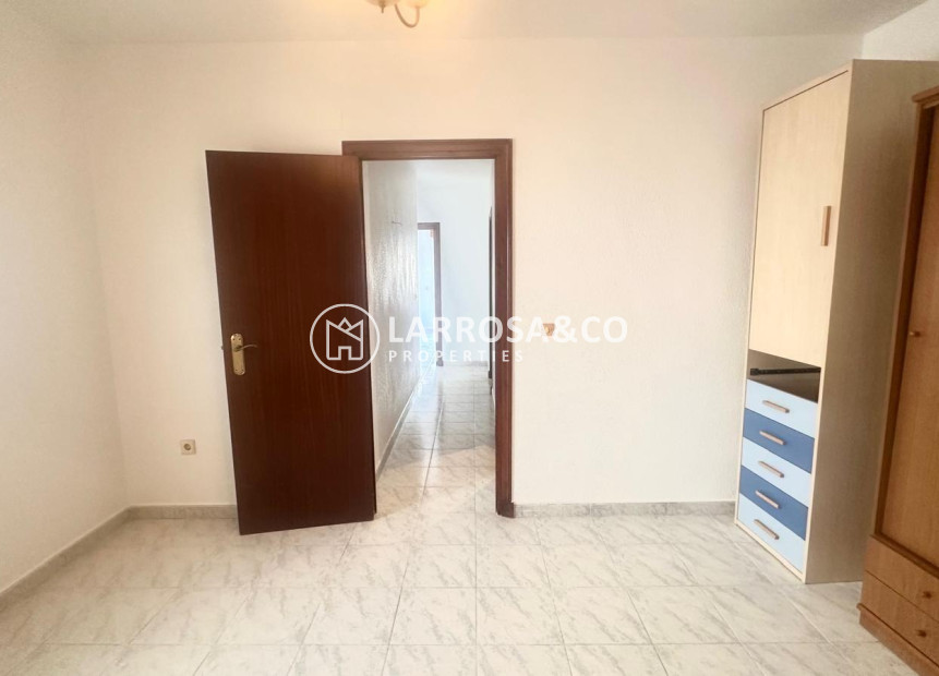 Resale - Apartment - Torrevieja - Estacion de autobuses