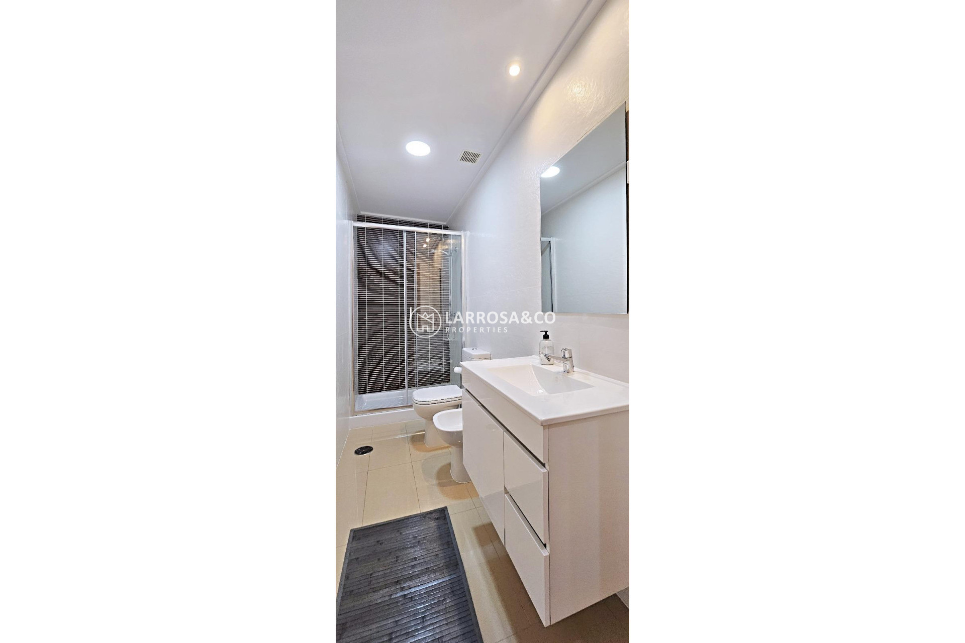 Resale - Apartment - Torrevieja - Estacion de autobuses