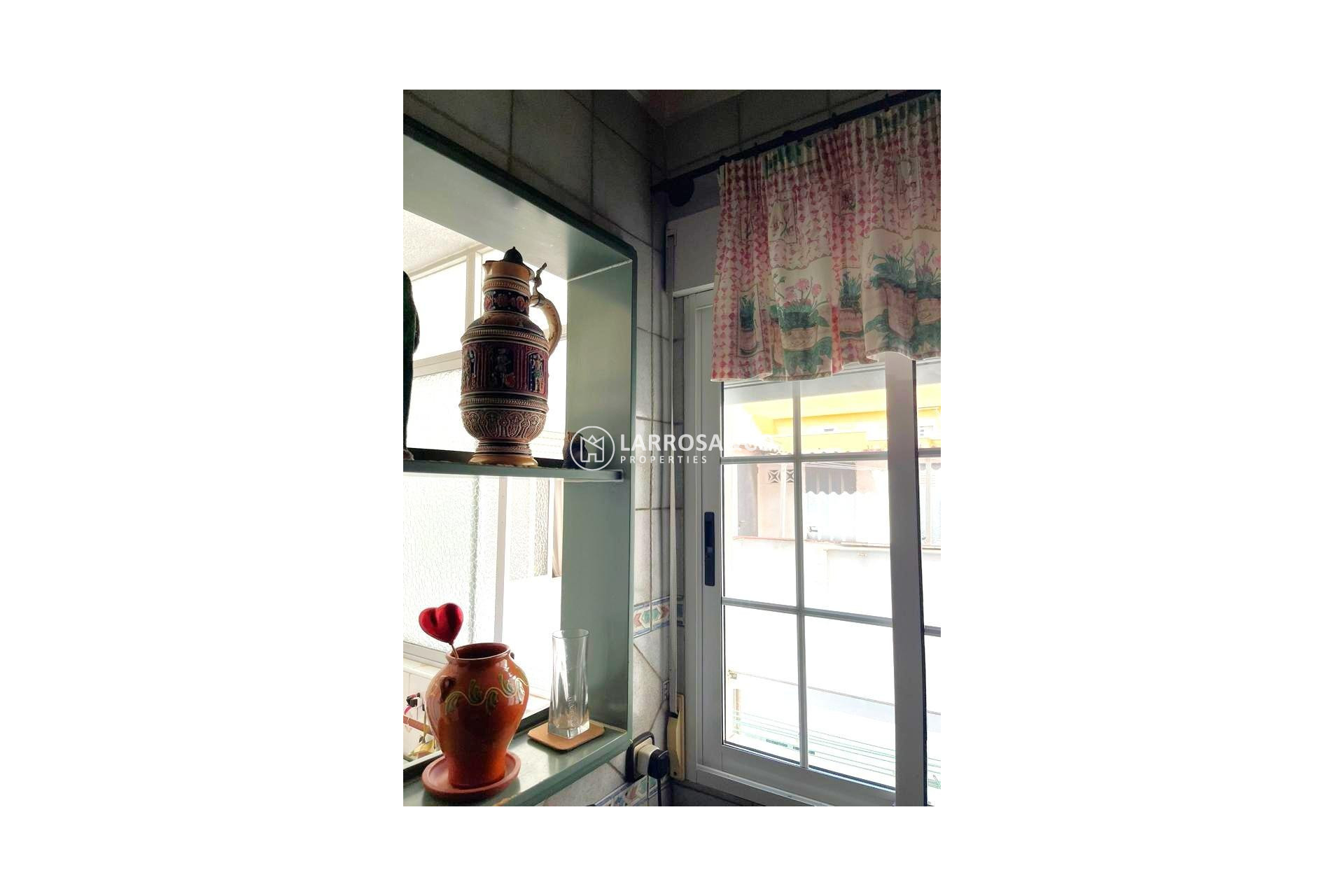 Resale - Apartment - Torrevieja - Estacion de autobuses