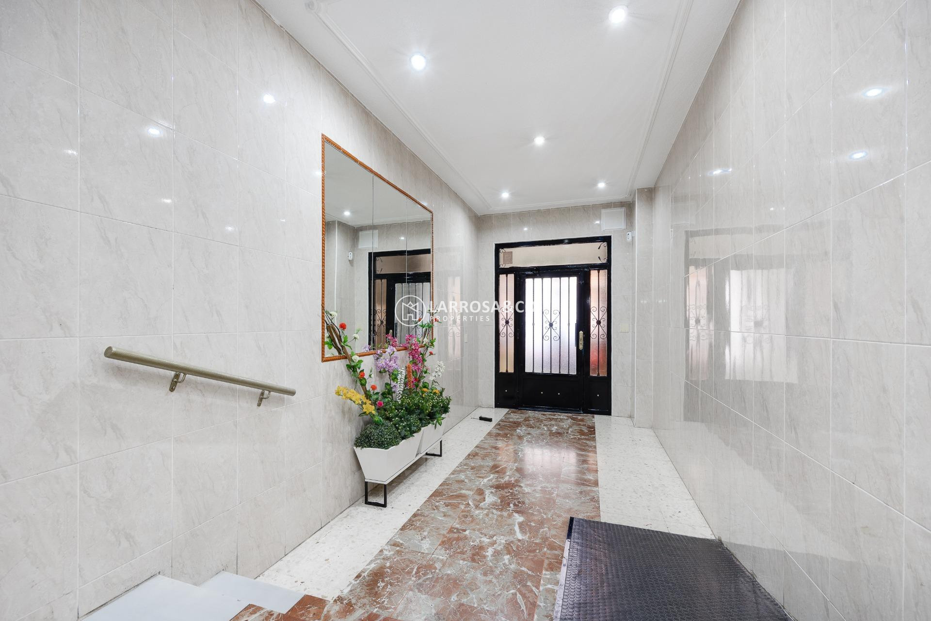 Resale - Apartment - Torrevieja - Habaneras