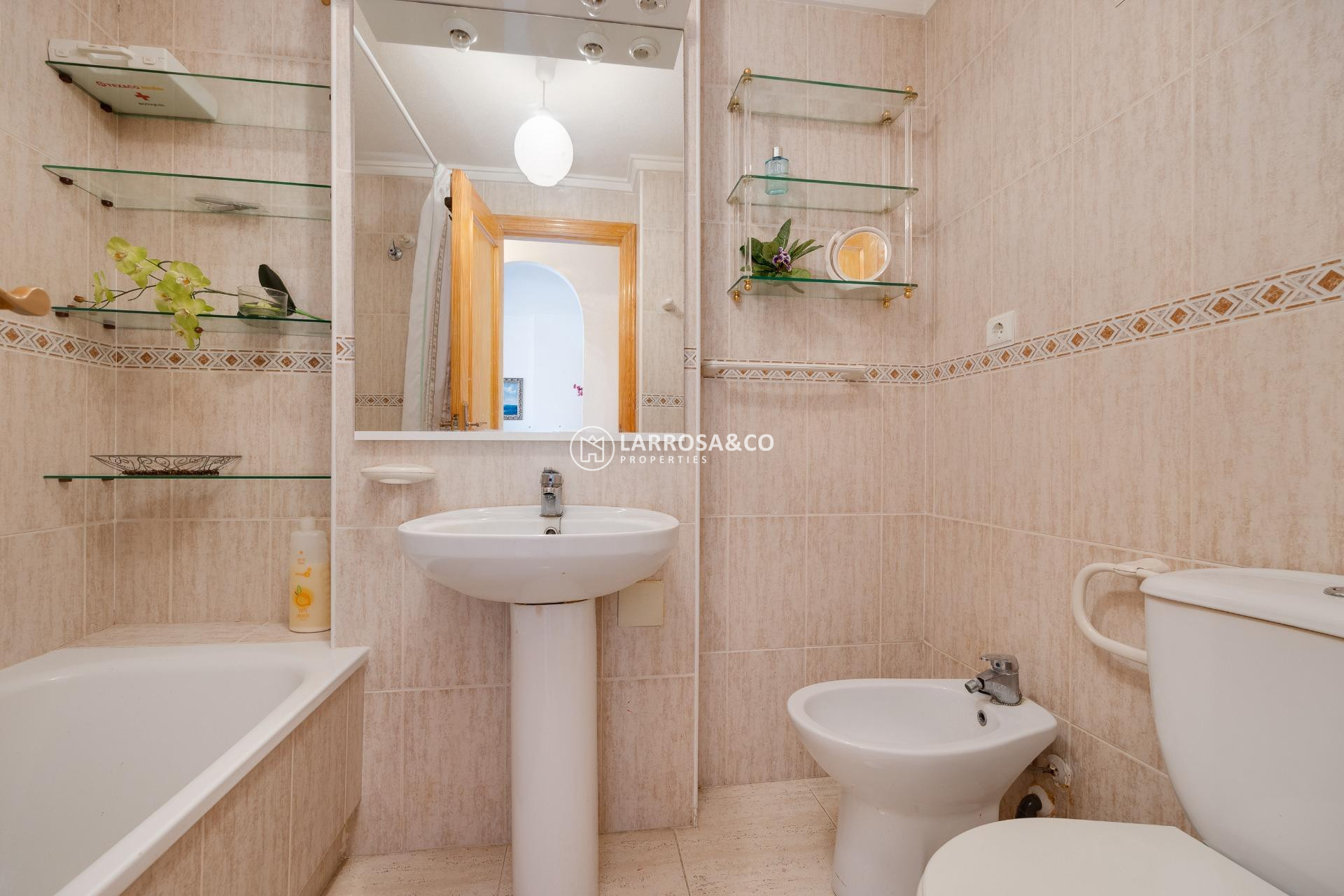 Resale - Apartment - Torrevieja - Habaneras