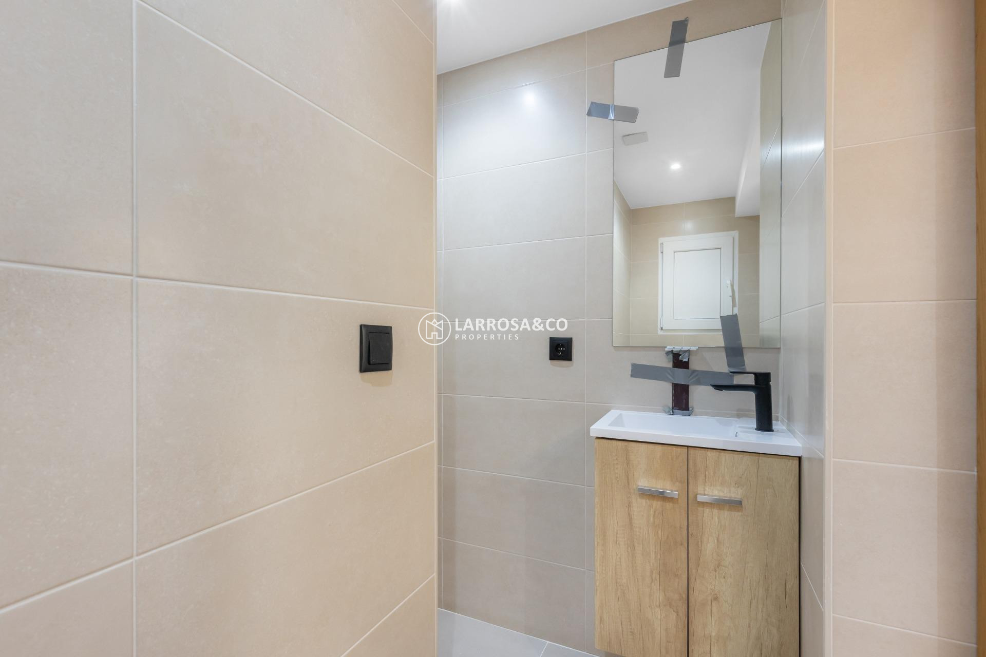 Resale - Apartment - Torrevieja - La Mata