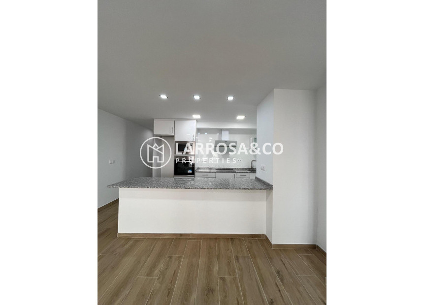 Resale - Apartment - Torrevieja - La Mata
