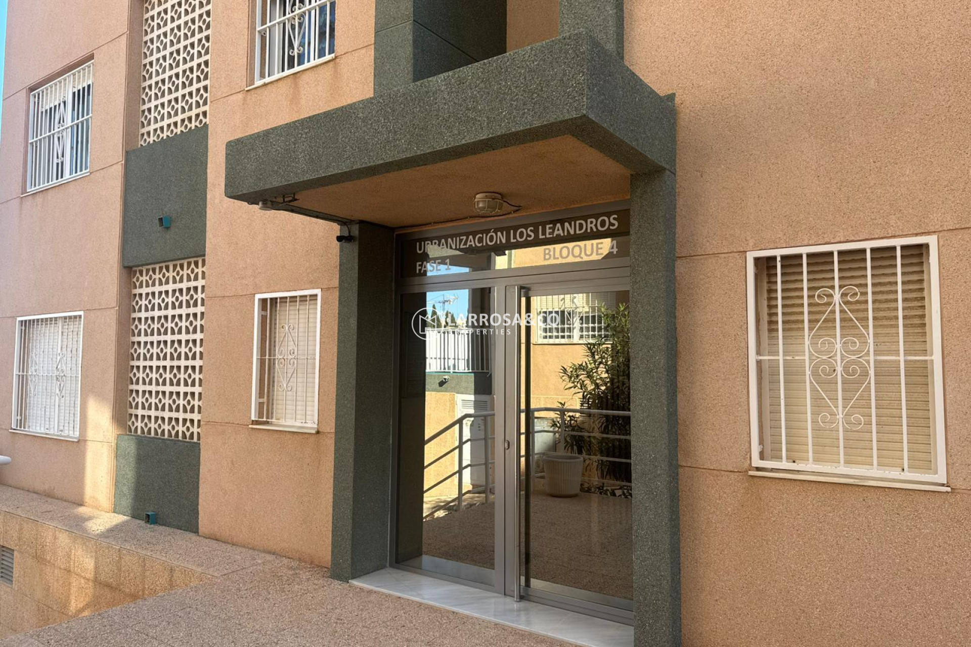 Resale - Apartment - Torrevieja - La Mata