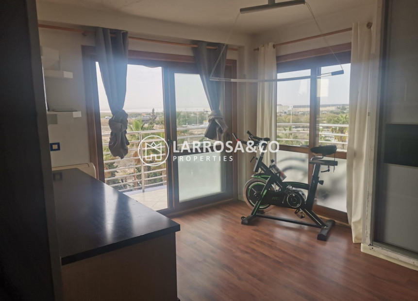 Resale - Apartment - Torrevieja - La veleta