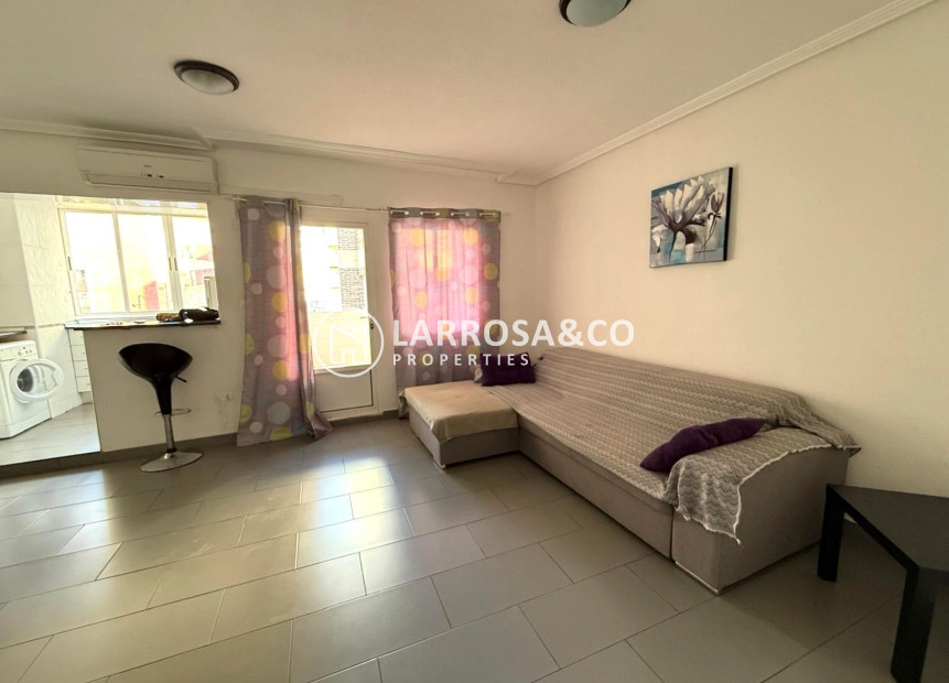 Resale - Apartment - Torrevieja - Las Piscinas Naturales