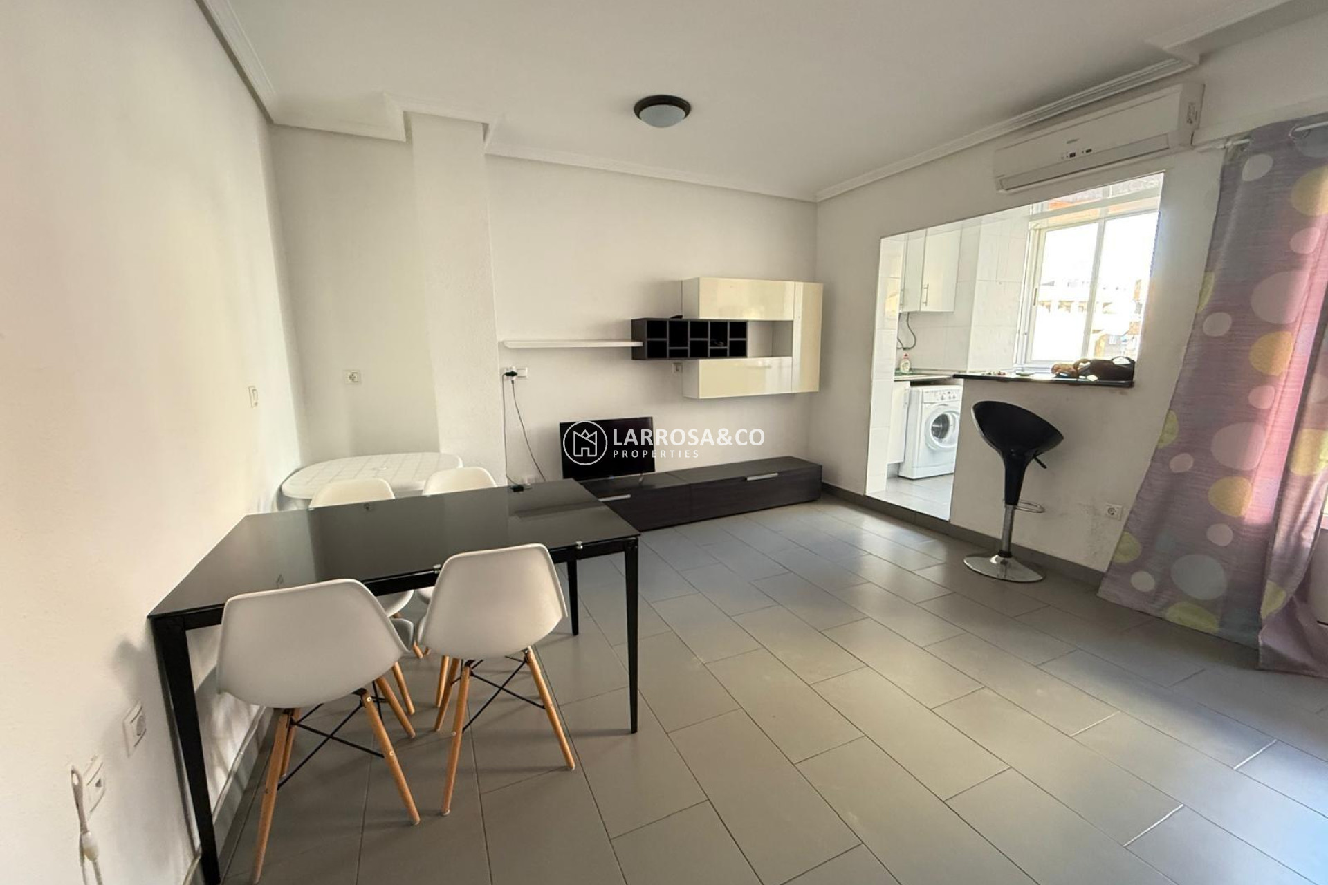 Resale - Apartment - Torrevieja - Las Piscinas Naturales