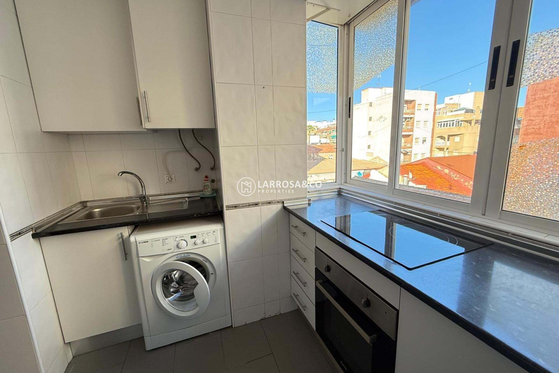 Resale - Apartment - Torrevieja - Las Piscinas Naturales