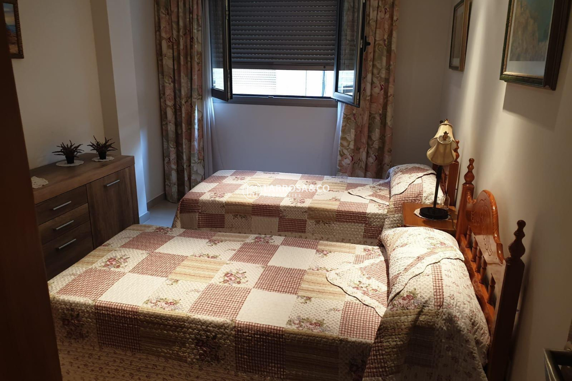 Resale - Apartment - Torrevieja - Las Piscinas Naturales