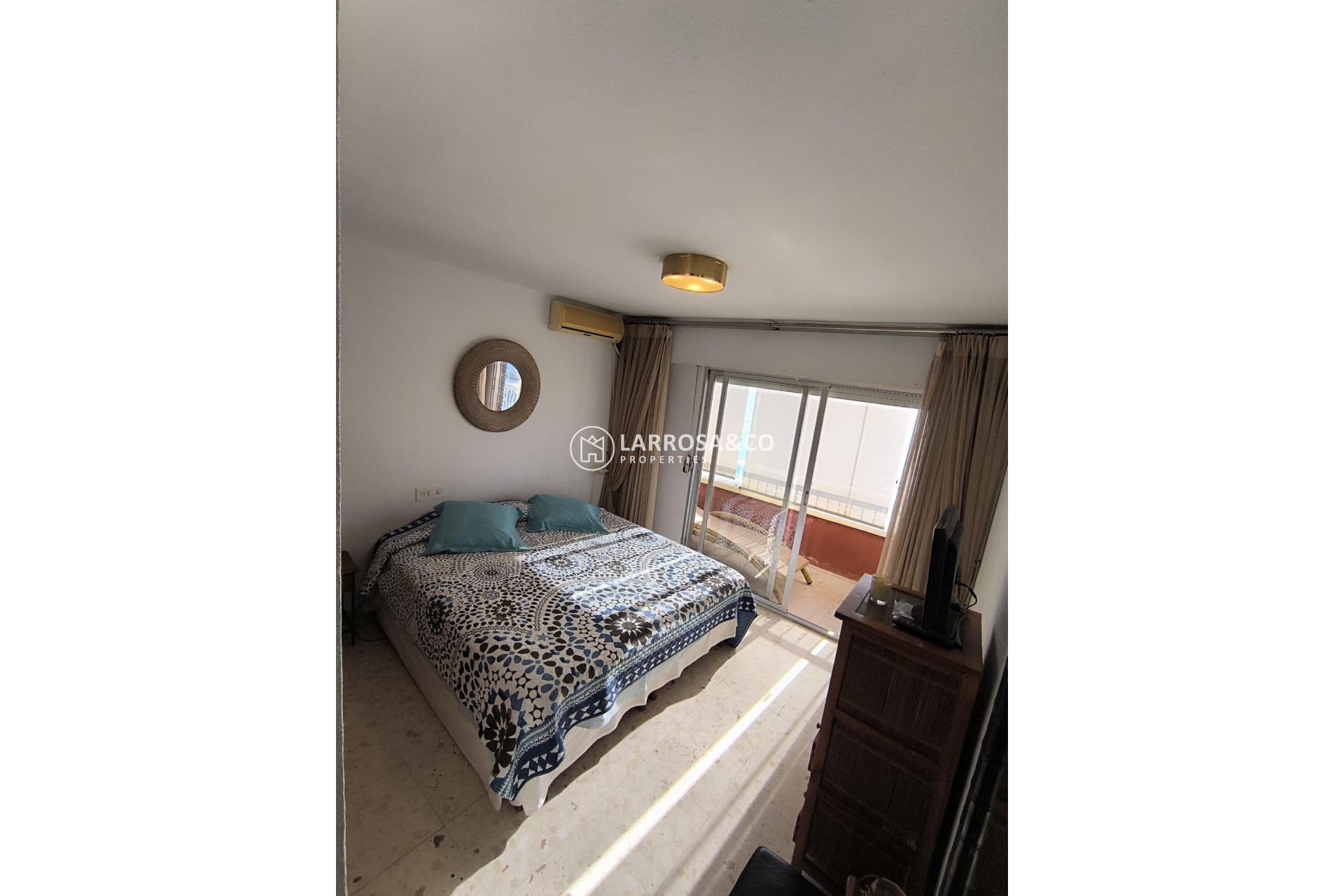 Resale - Apartment - Torrevieja - Las Piscinas Naturales