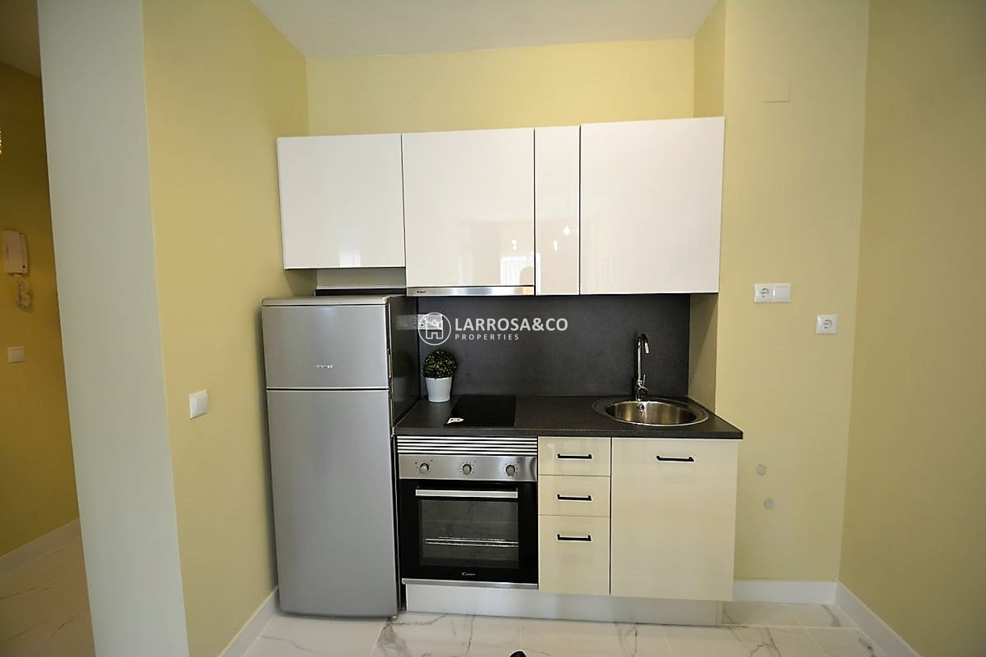 Resale - Apartment - Torrevieja - Los Locos Beach