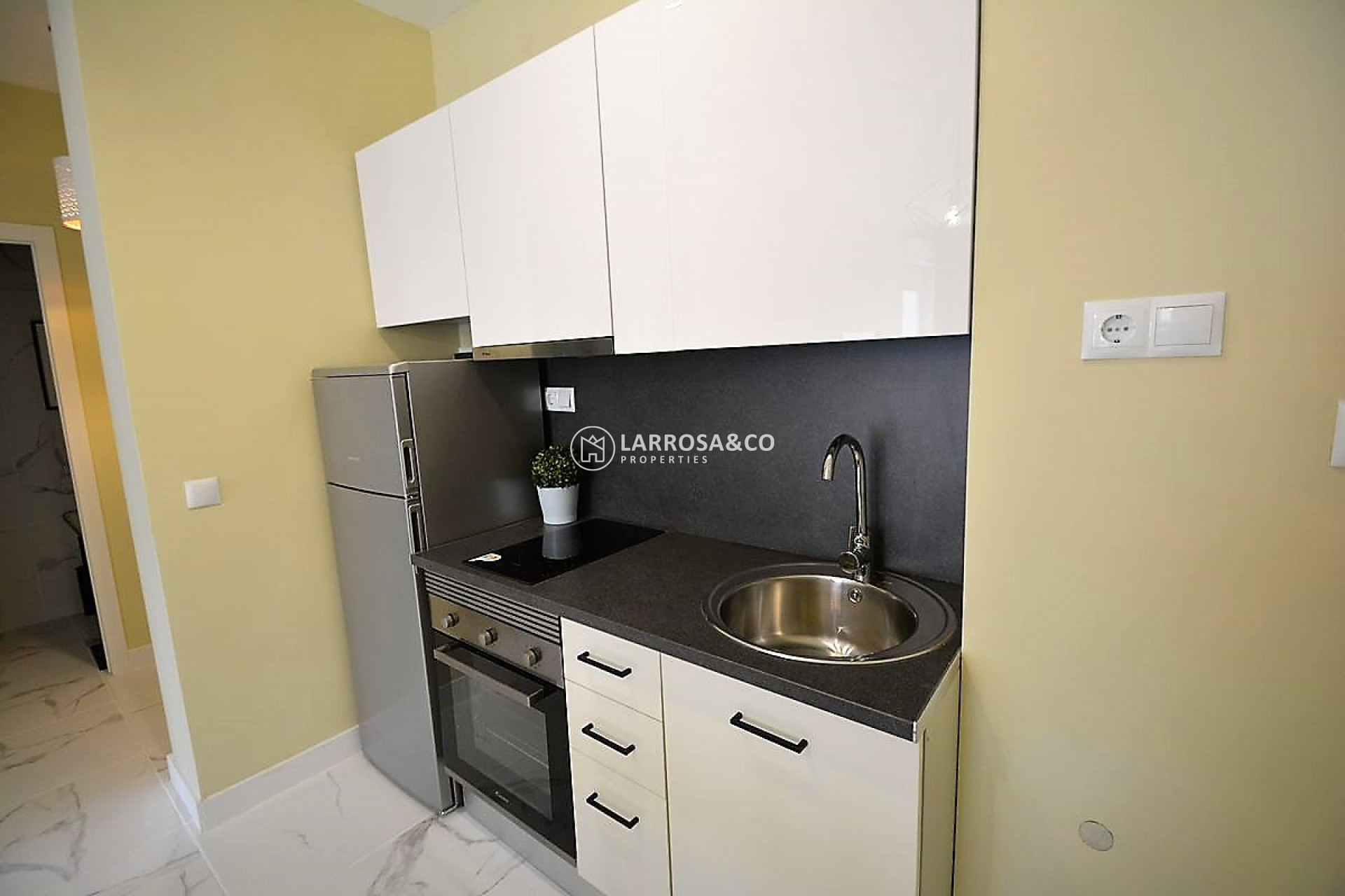 Resale - Apartment - Torrevieja - Los Locos Beach