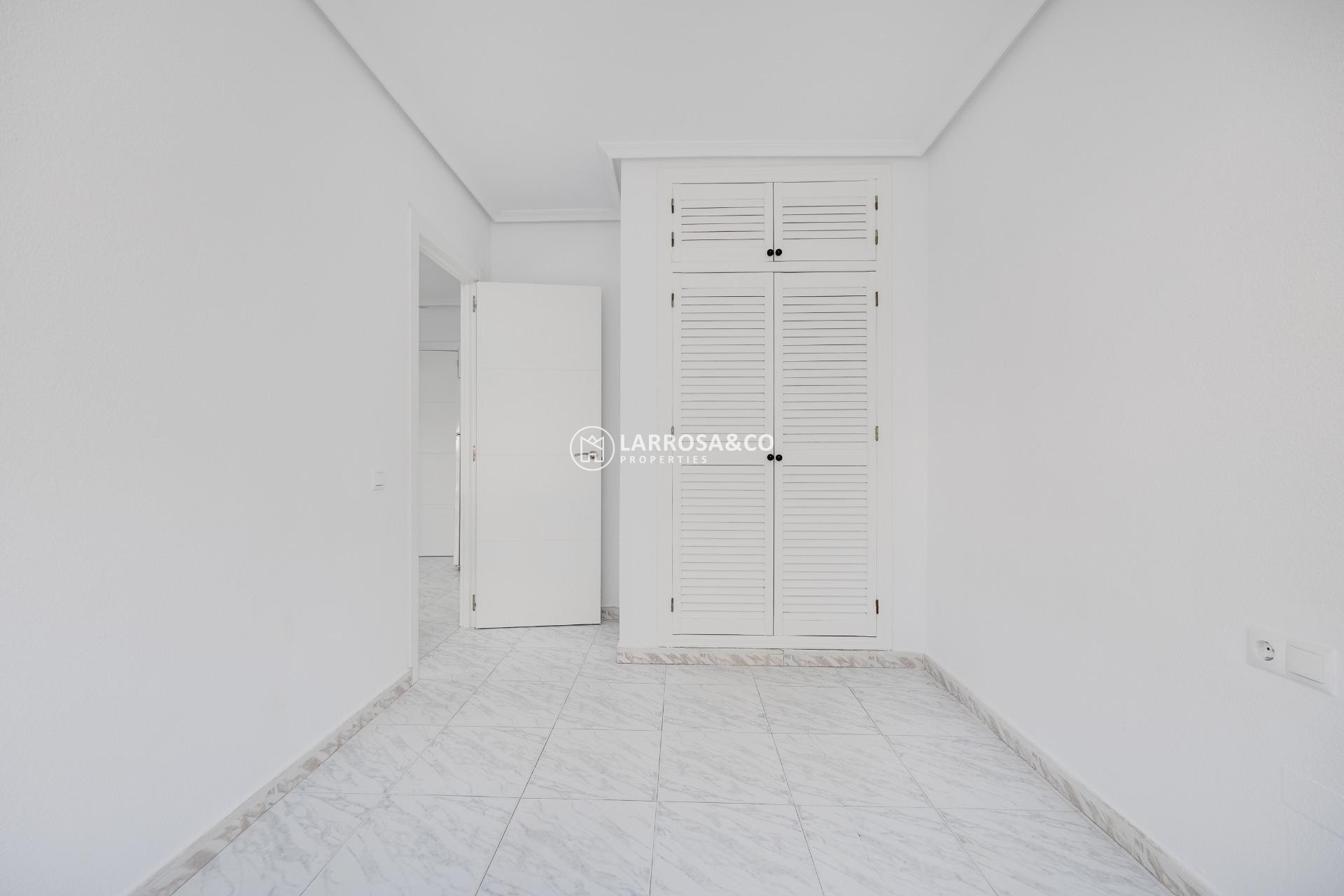 Resale - Apartment - Torrevieja - Los Locos Beach