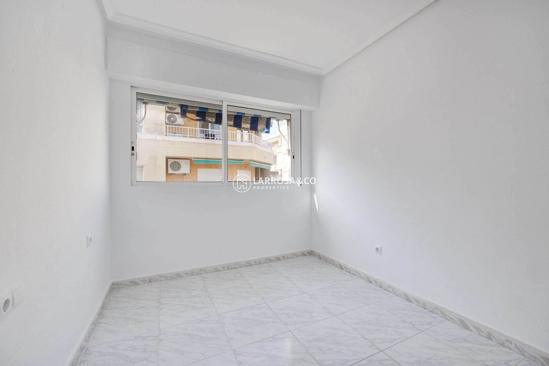 Resale - Apartment - Torrevieja - Los Locos Beach
