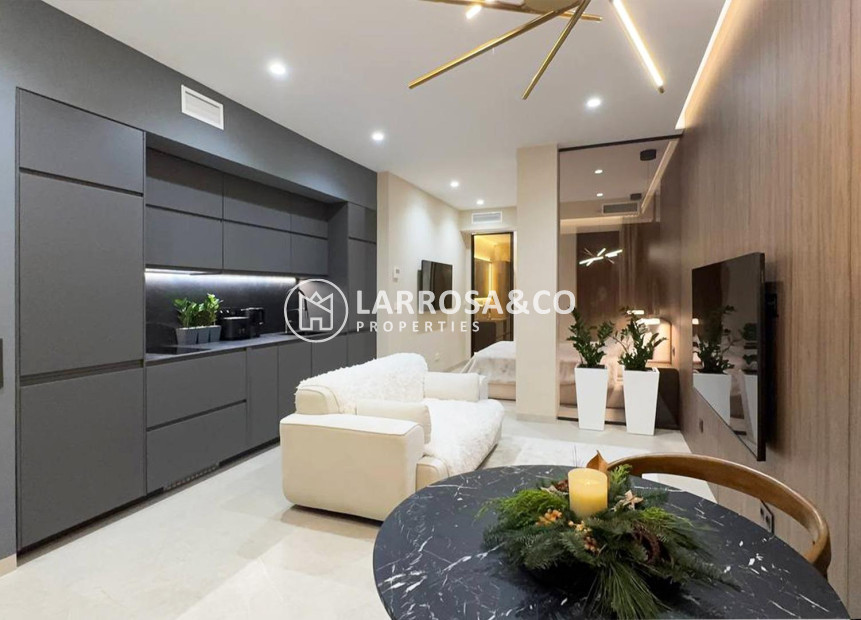 Resale - Apartment - Torrevieja - Los Locos Beach