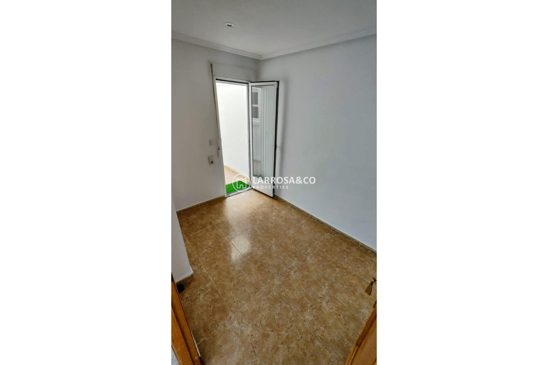 Resale - Apartment - Torrevieja - Los Locos Beach