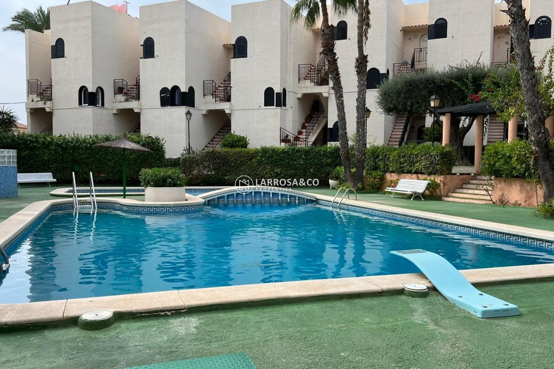 Resale - Apartment - Torrevieja - Miramar - Torre del Moro