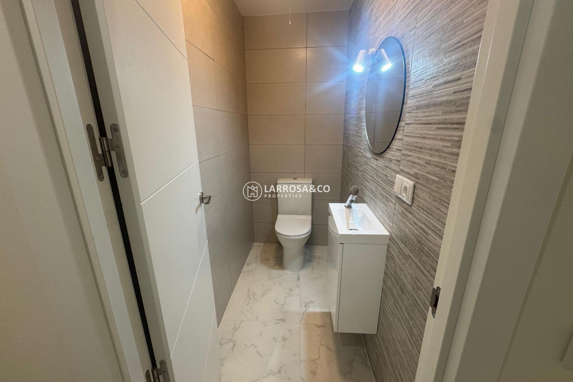 Resale - Apartment - Torrevieja - Muelle Pesquero