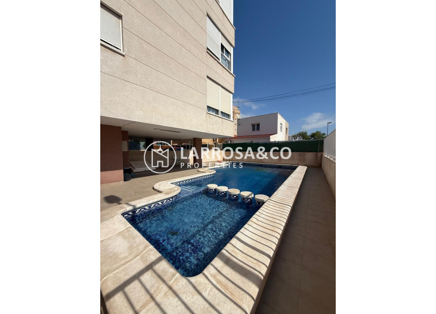 Resale - Apartment - Torrevieja - Nueva Torrevieja