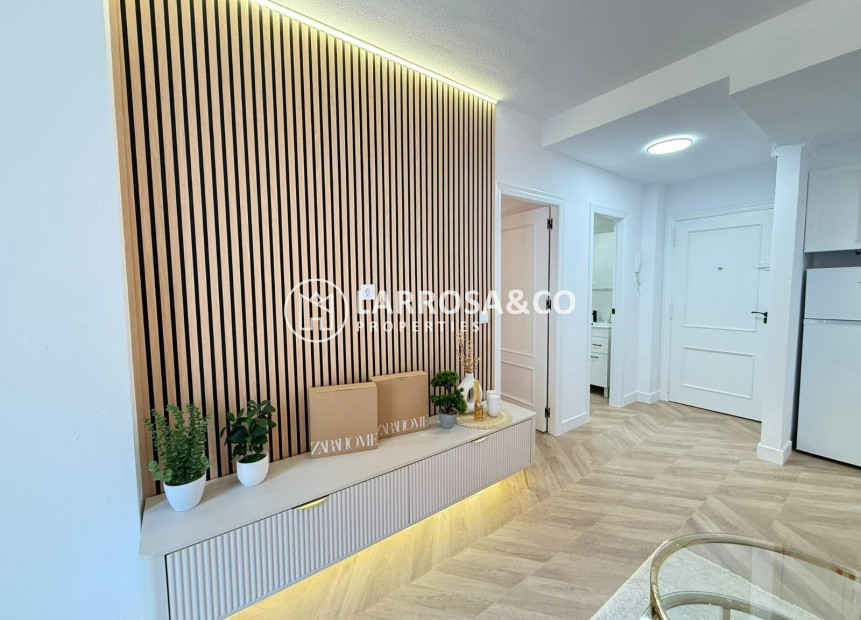 Resale - Apartment - Torrevieja - Parque de las Naciones