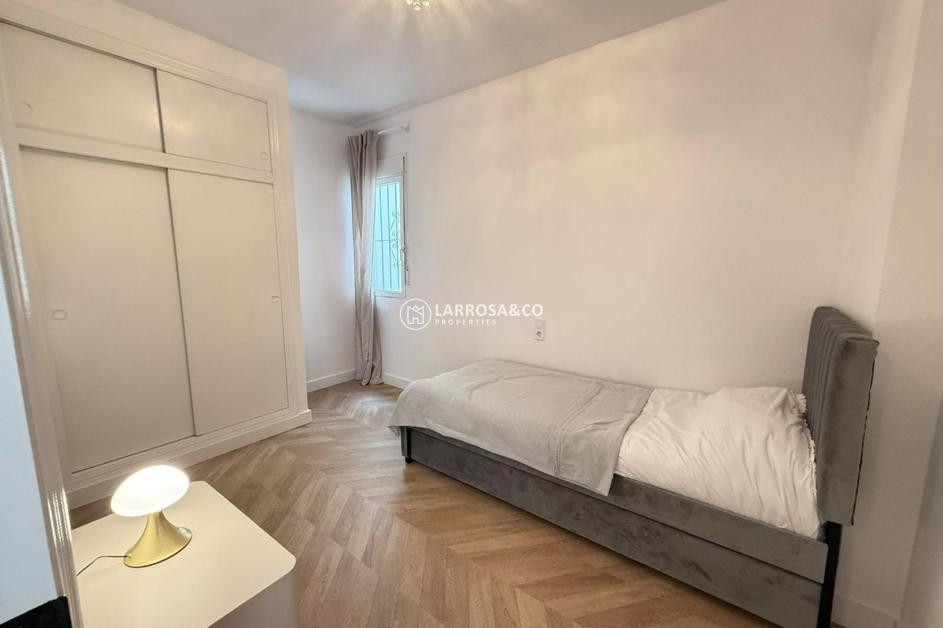 Resale - Apartment - Torrevieja - Parque de las Naciones