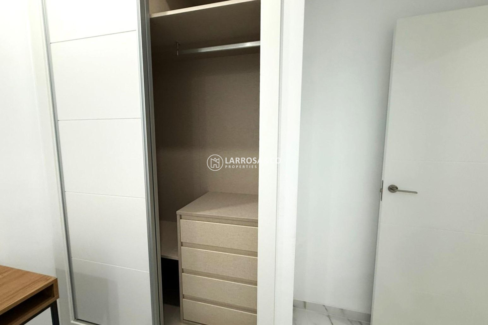 Resale - Apartment - Torrevieja - Parque de las Naciones