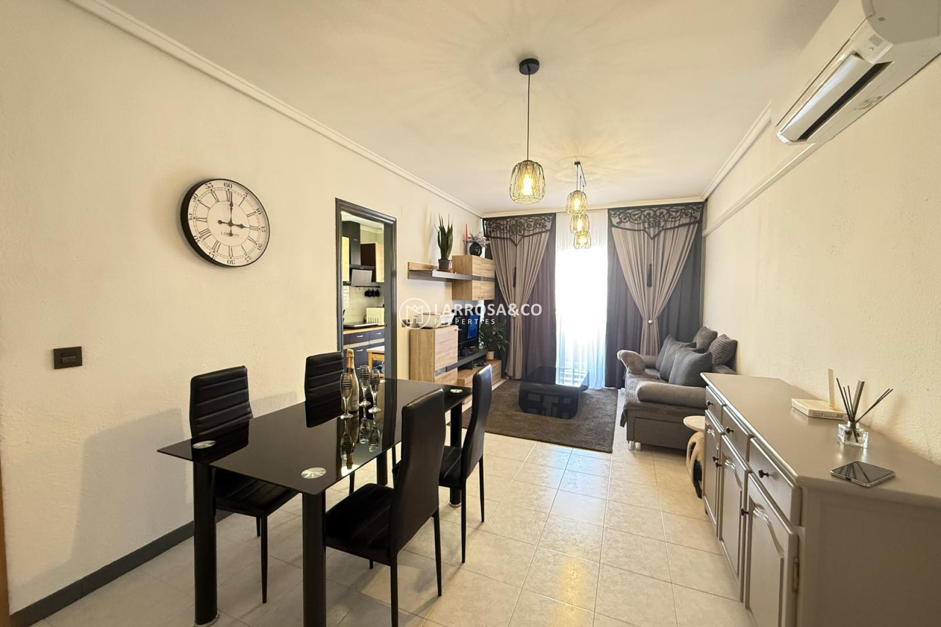 Resale - Apartment - Torrevieja - Parque de las Naciones