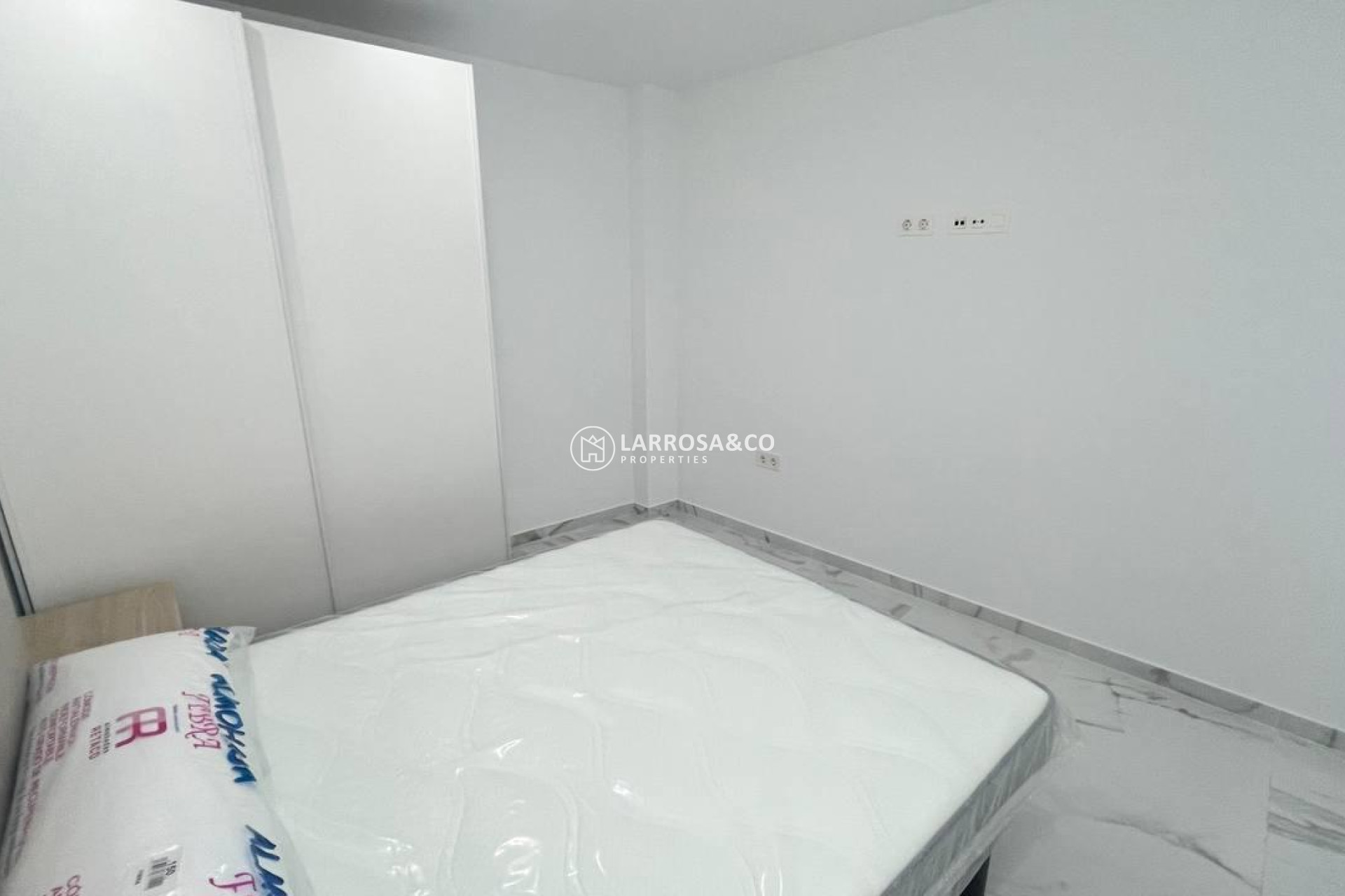 Resale - Apartment - Torrevieja - Parque de las Naciones