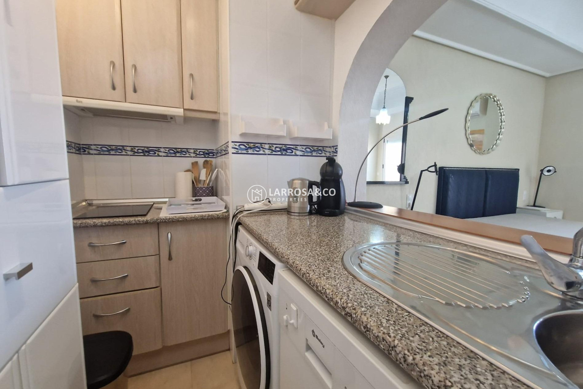 Resale - Apartment - Torrevieja - Paseo maritimo