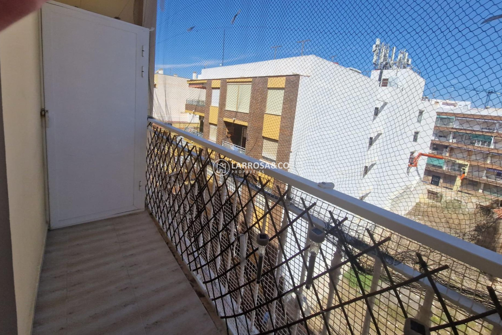 Resale - Apartment - Torrevieja - Paseo maritimo