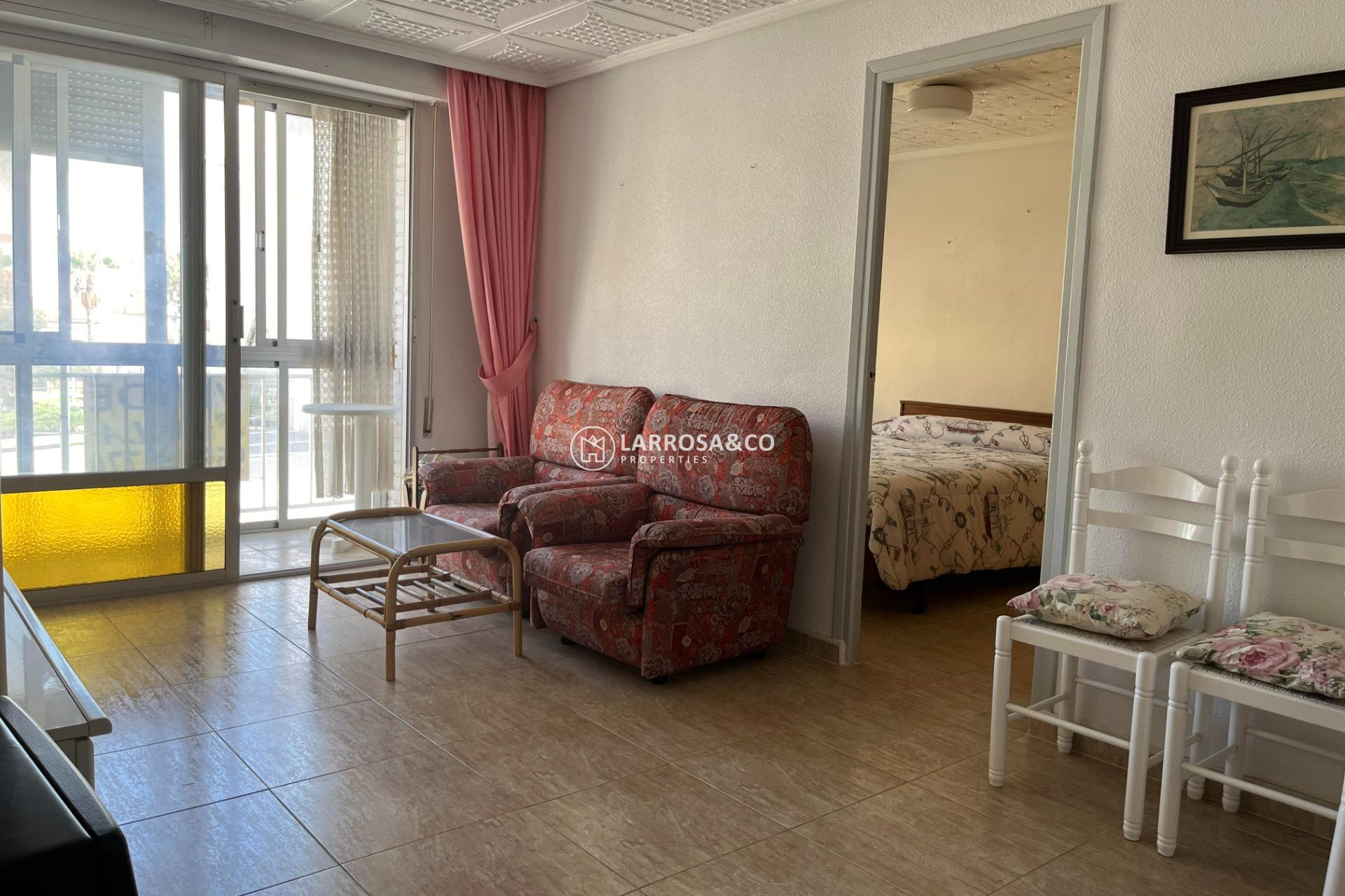 Resale - Apartment - Torrevieja - Paseo maritimo