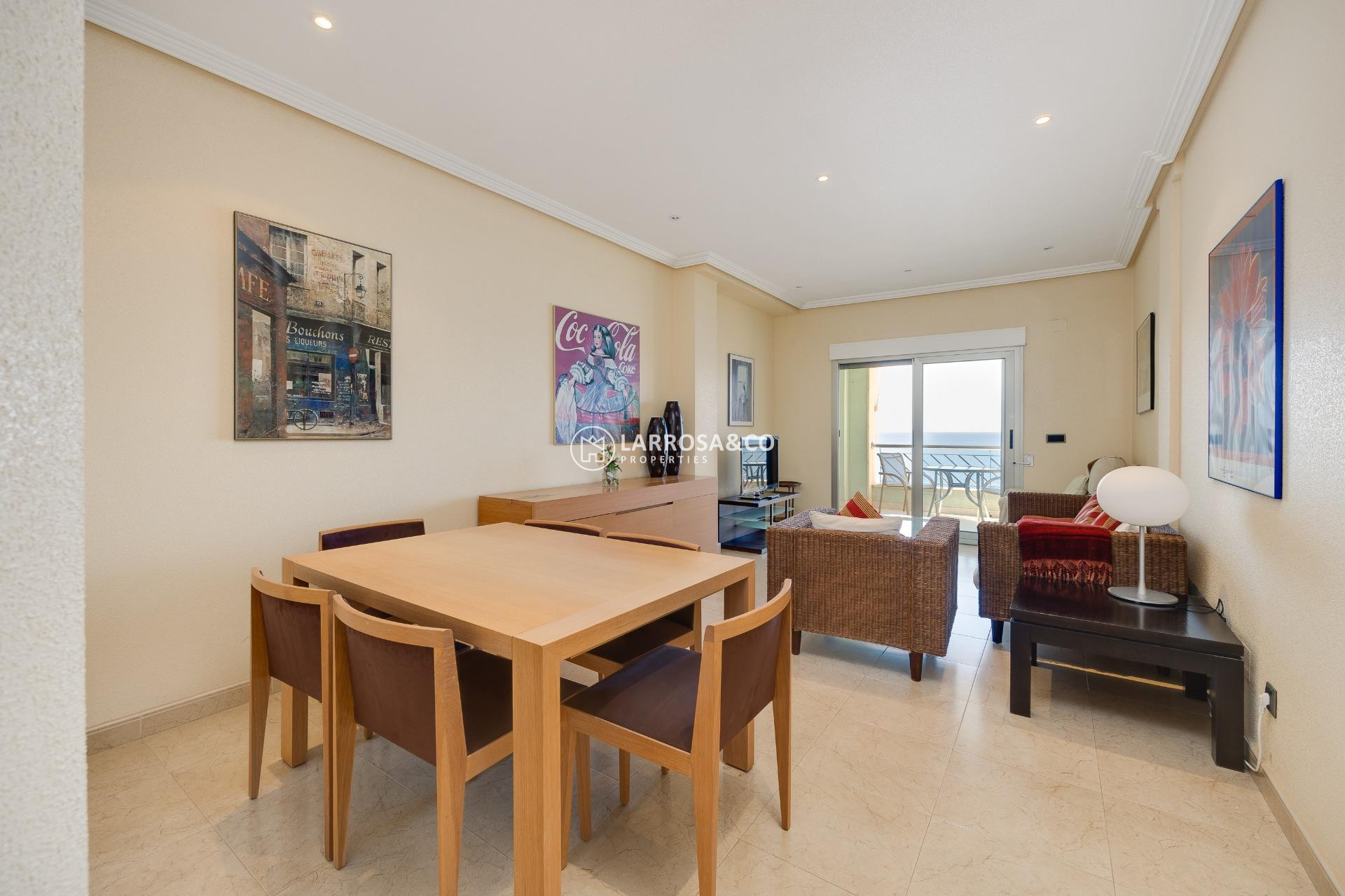 Resale - Apartment - Torrevieja - Paseo maritimo