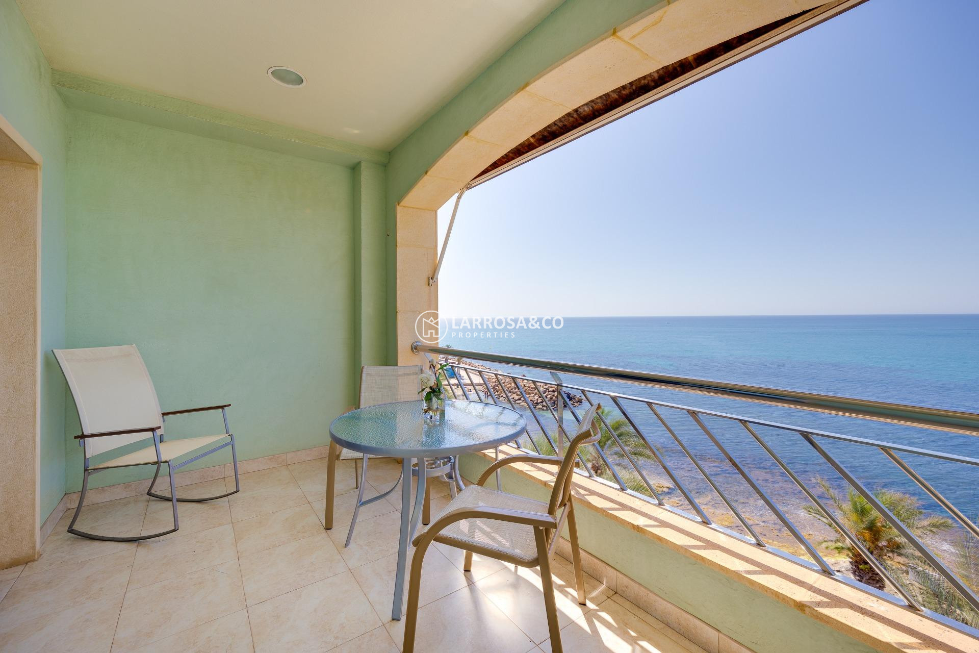 Resale - Apartment - Torrevieja - Paseo maritimo