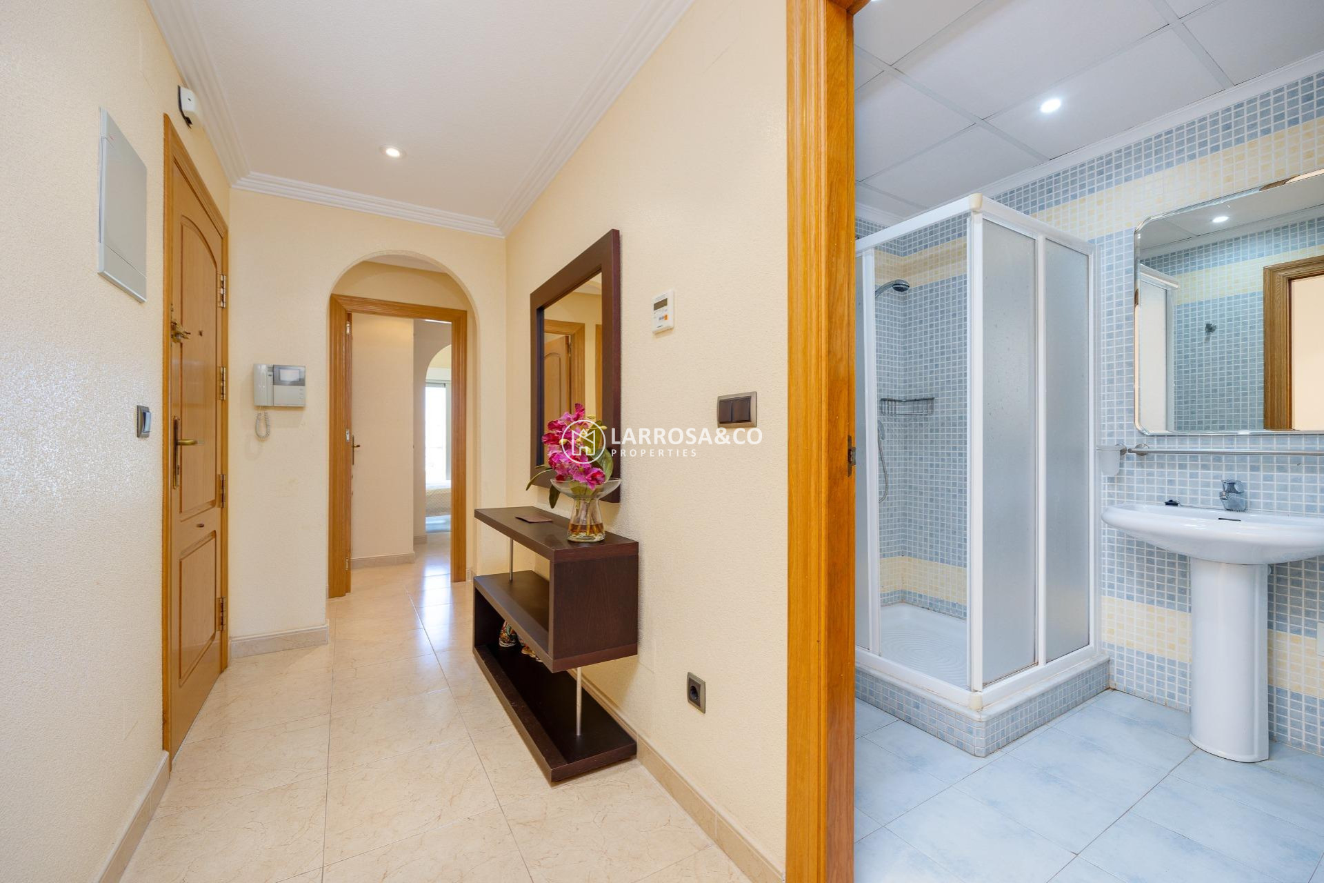 Resale - Apartment - Torrevieja - Paseo maritimo