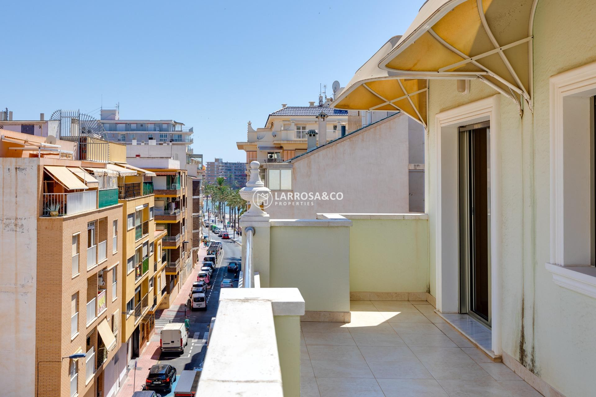 Resale - Apartment - Torrevieja - Paseo maritimo