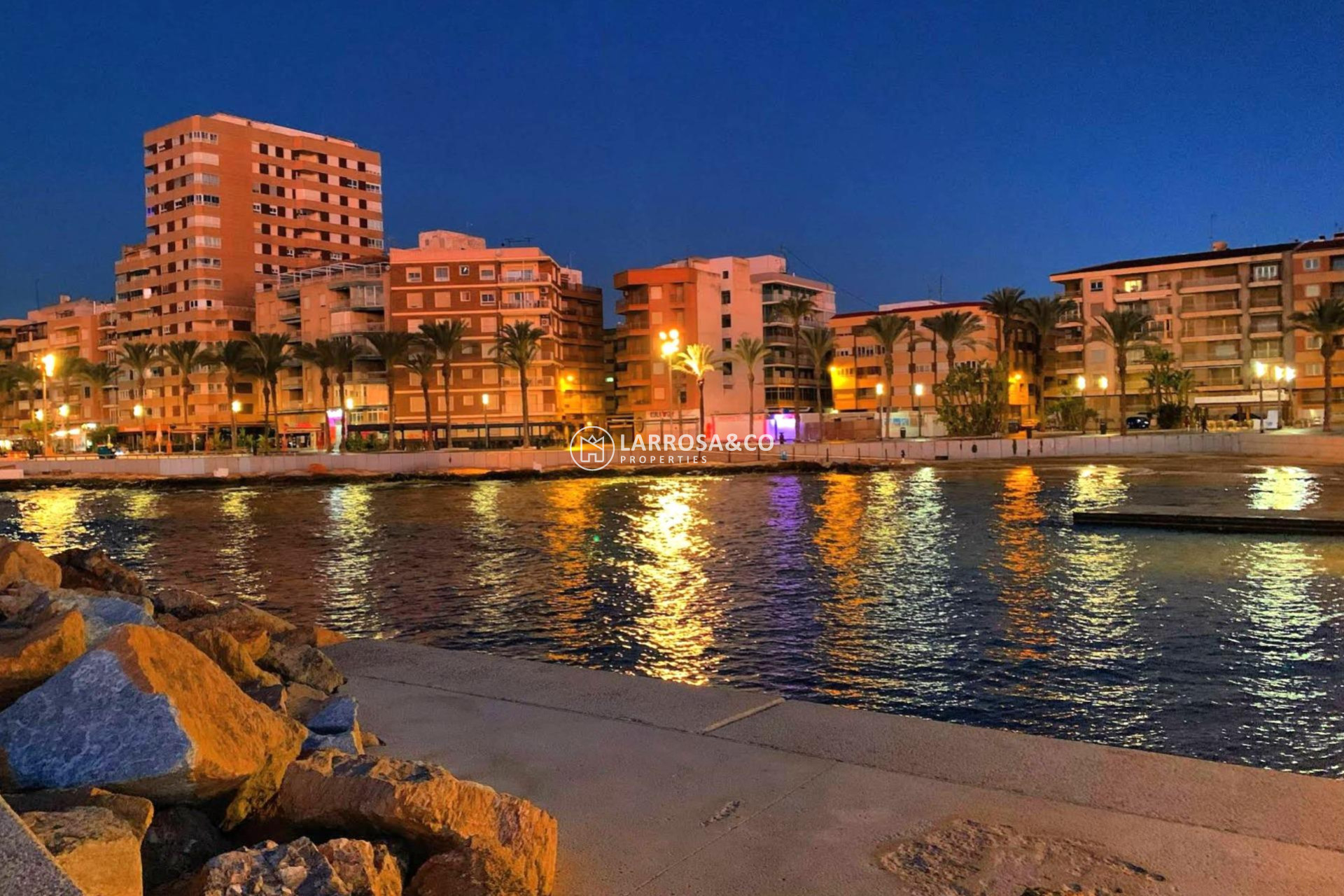 Resale - Apartment - Torrevieja - Paseo maritimo