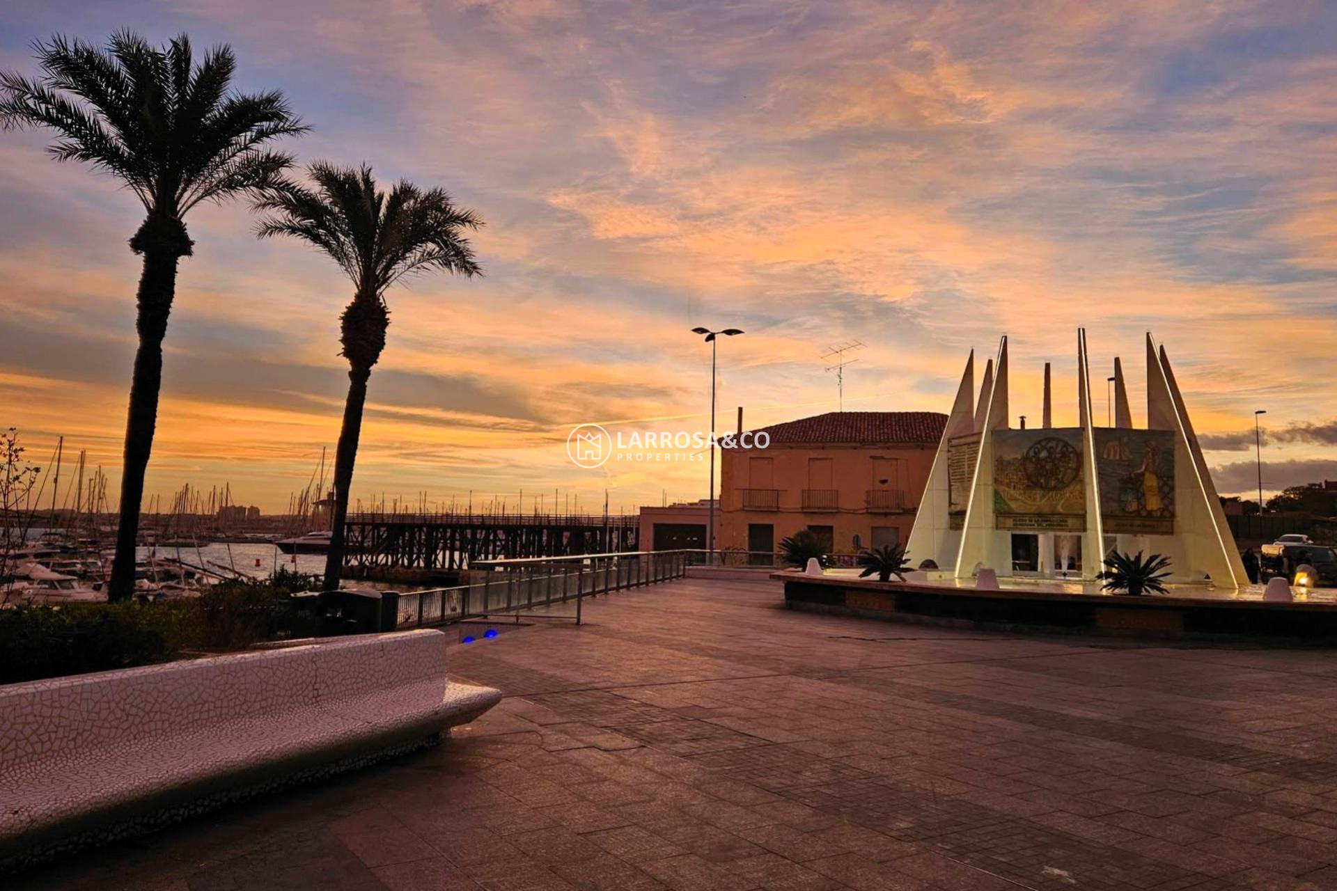 Resale - Apartment - Torrevieja - Paseo maritimo
