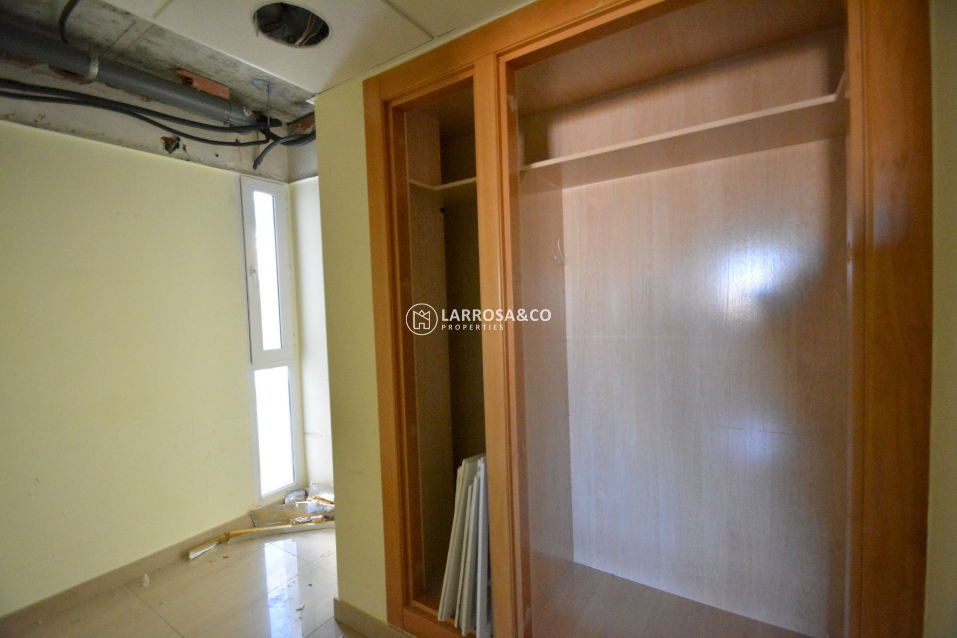 Resale - Apartment - Torrevieja - Playa Acequion