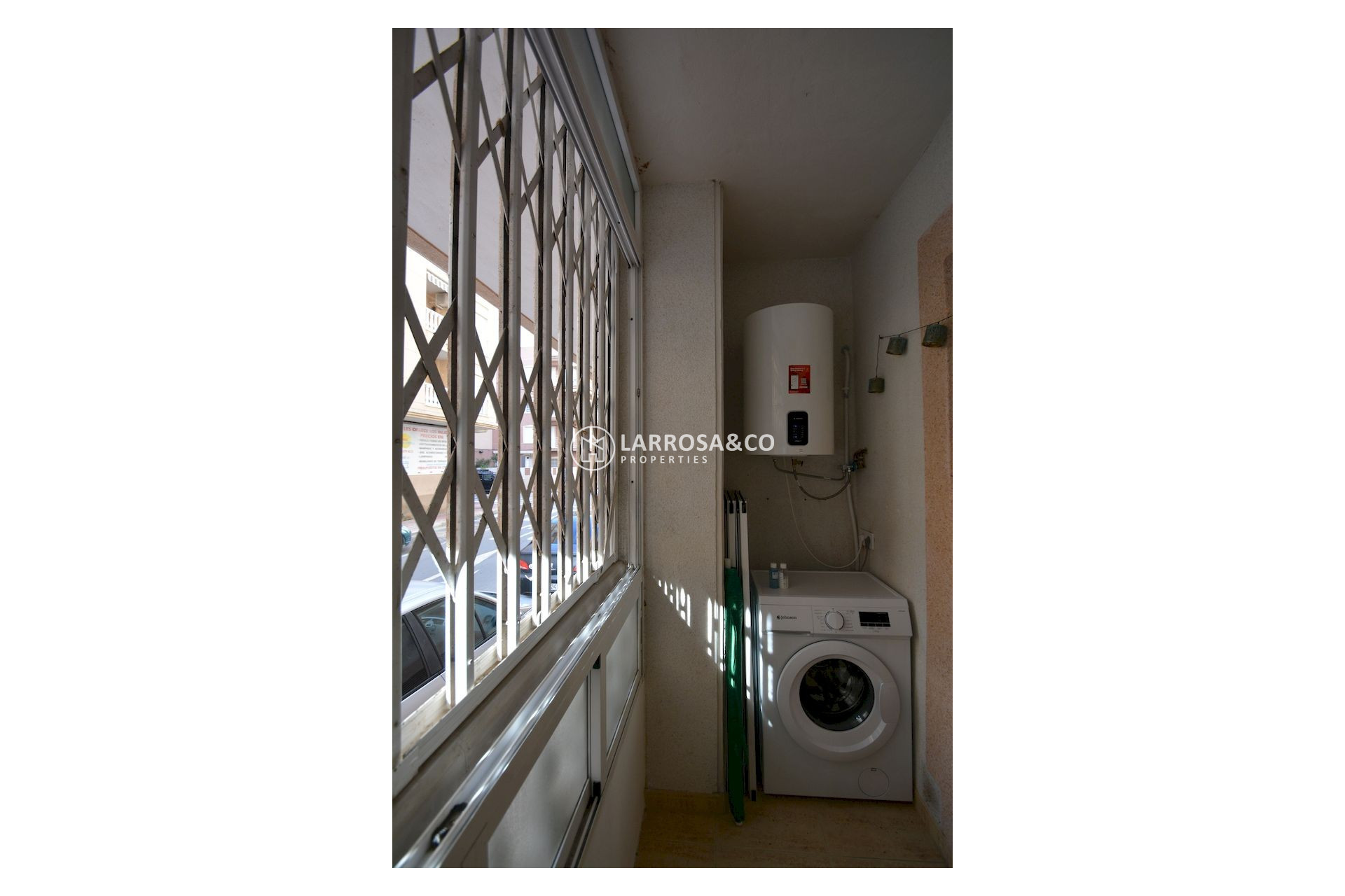 Resale - Apartment - Torrevieja - Playa Acequion